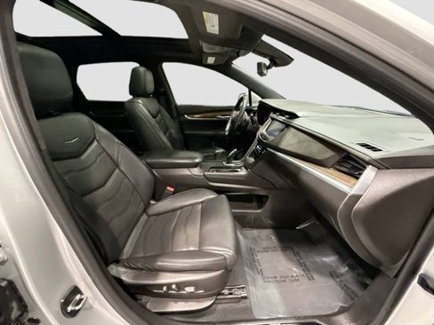 Used 2017 Cadillac XT5 Platinum image 25