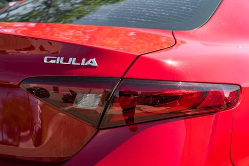 Used 2018 Alfa Romeo Giulia image 10