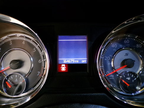 Used 2015 Chrysler Town & Country S image 17
