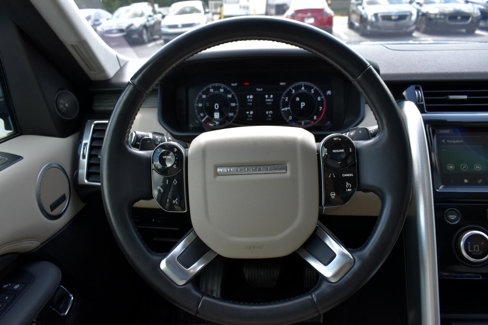 Used 2019 Land Rover Discovery HSE image 14