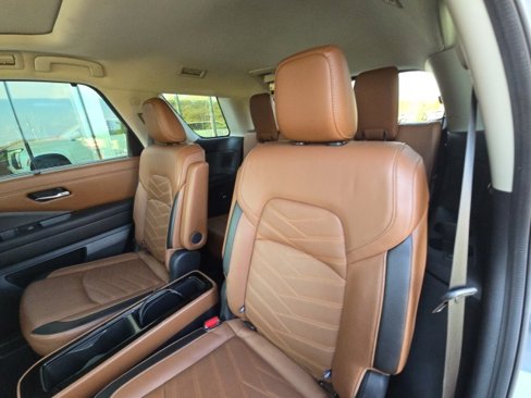Used 2022 Nissan Pathfinder Platinum w/ Cargo Package image 15