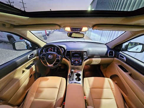 Used 2018 Jeep Grand Cherokee Limited w/ Luxury Group II image 9