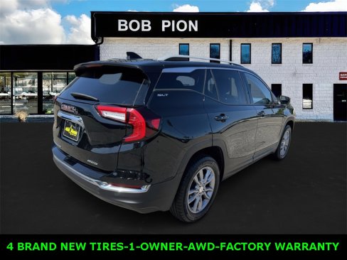 Used 2024 GMC Terrain SLT image 5