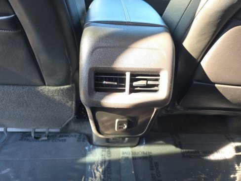 Certified 2024 GMC Terrain SLT image 27