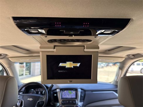 Used 2017 Chevrolet Suburban Premier image 21