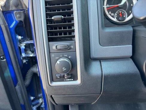 Used 2015 RAM 1500 Express image 11