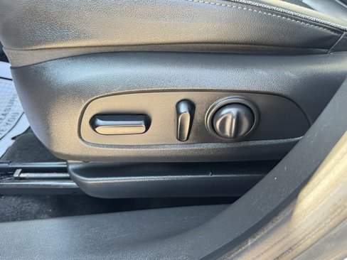 Used 2022 Buick Encore GX Essence image 11