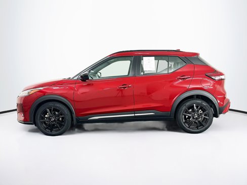 Used 2023 Nissan Kicks SR w/ SR Premium Package image 4