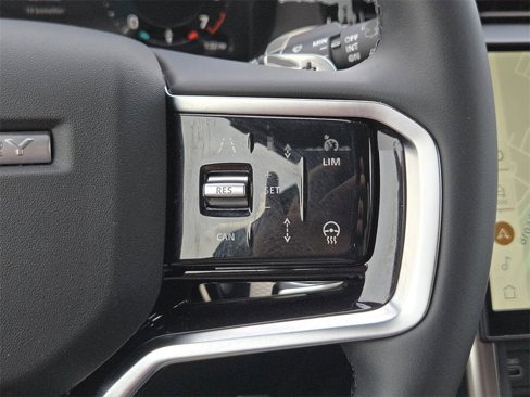 Certified 2025 Land Rover Discovery Sport Dynamic SE image 30