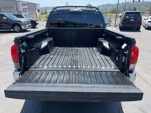 Used 2018 Toyota Tacoma TRD Off-Road image 13