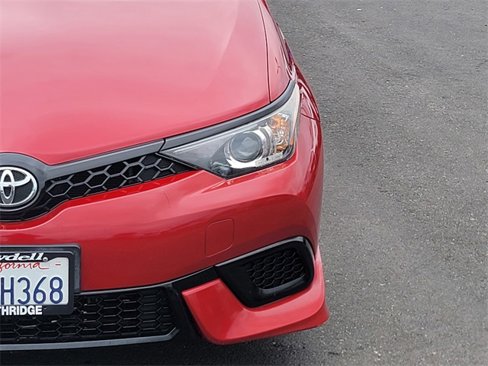 Used 2017 Toyota Corolla iM image 3