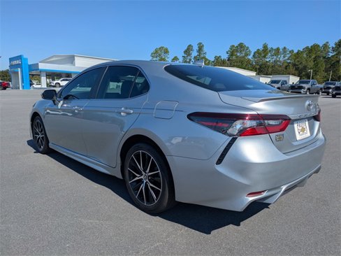 Used 2024 Toyota Camry SE image 6