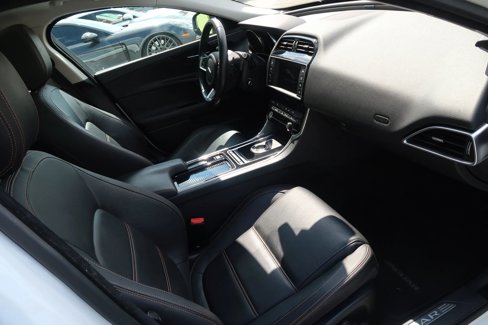 Used 2018 Jaguar XE Prestige image 23