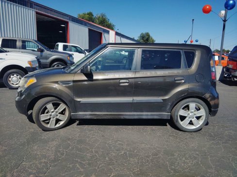 Used 2010 Kia Soul ! image 8