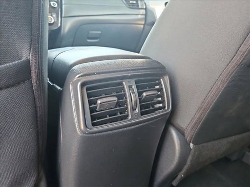 Used 2020 Nissan Rogue SV image 16