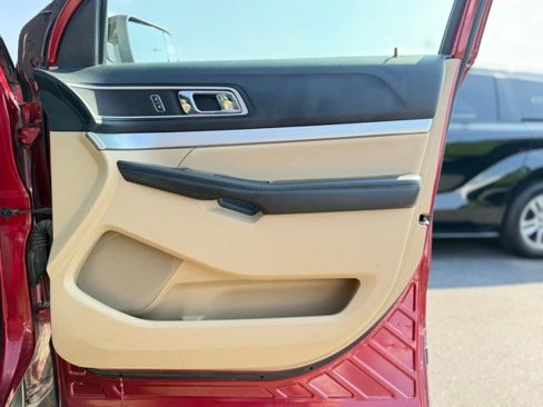 Used 2016 Ford Explorer XLT w/ Equipment Group 202A image 18