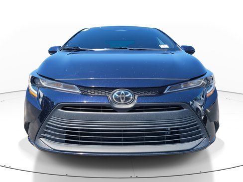 Used 2023 Toyota Corolla LE image 2