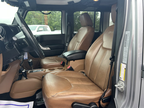 Used 2017 Jeep Wrangler Unlimited Sahara w/ Connectivity Group image 9