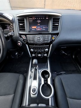 Used 2018 Nissan Pathfinder SV image 14