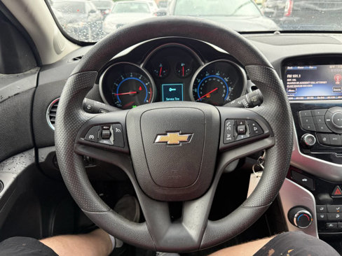 Used 2016 Chevrolet Cruze LT w/ Technology Package image 22