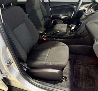 Used 2017 Ford Focus SE image 23