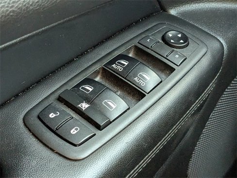 Used 2018 Jeep Grand Cherokee Limited image 23