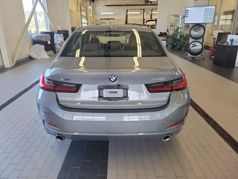 Used 2023 BMW 330i xDrive Sedan w/ Driving Assistance Package image 6