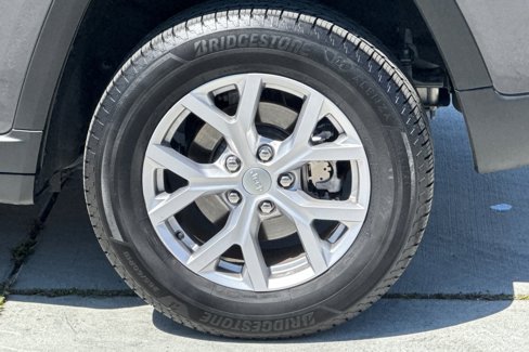 Used 2022 Jeep Grand Cherokee Limited image 26