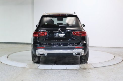 Used 2025 Mercedes-Benz GLB 250 4MATIC image 11