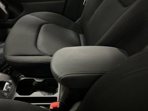 Used 2023 Jeep Renegade Latitude image 19