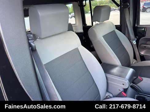 Used 2010 Jeep Wrangler Unlimited Sport image 94