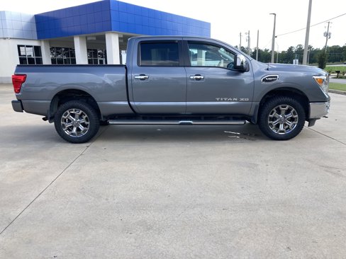 Used 2018 Nissan Titan SL w/ Chrome Package image 4