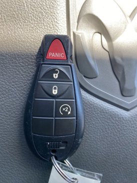 Used 2018 RAM 1500 SLT image 13