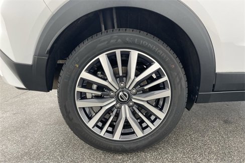 Used 2021 Nissan Kicks SV image 47