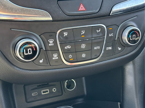 Certified 2021 Chevrolet Equinox Premier image 18