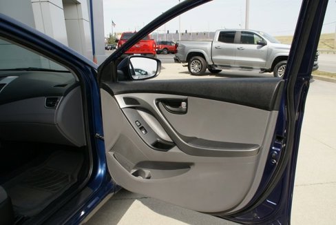 Used 2016 Hyundai Elantra SE image 29