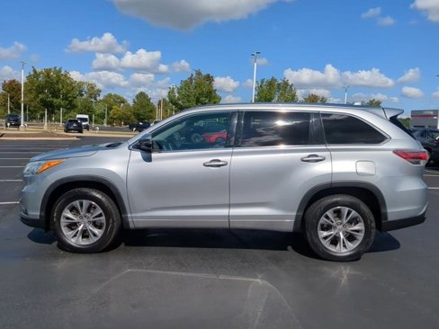Used 2015 Toyota Highlander XLE image 10