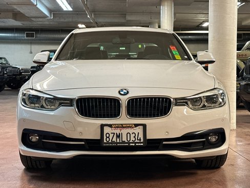Used 2018 BMW 330e w/ Convenience Package image 8
