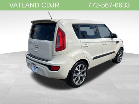 Used 2013 Kia Soul ! w/ Premium Pkg image 9