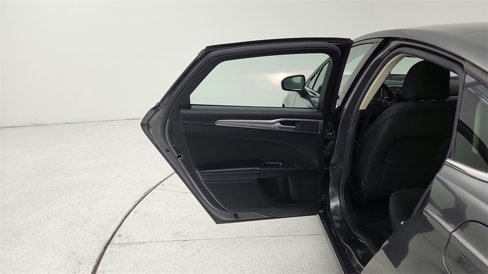 Used 2019 Ford Fusion SE image 24