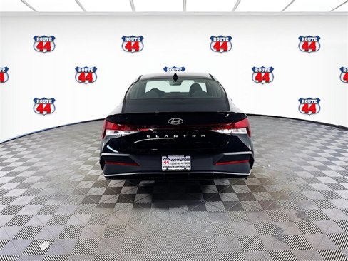 New 2025 Hyundai Elantra Sport image 14