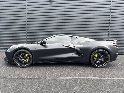 Used 2020 Chevrolet Corvette Stingray Premium Cpe w/ 3LT Preferred Equipment Group image 2