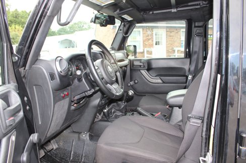 Used 2013 Jeep Wrangler Unlimited Sport w/ Connectivity Group image 17