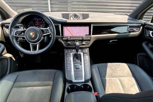 Certified 2020 Porsche Macan image 6