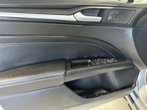 Used 2020 Ford Fusion Titanium image 33