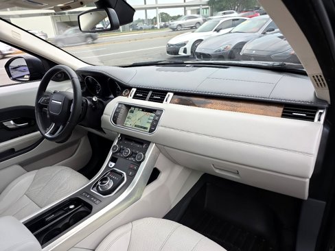 Used 2015 Land Rover Range Rover Evoque Prestige image 38
