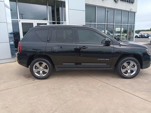 Used 2017 Jeep Compass Latitude image 7