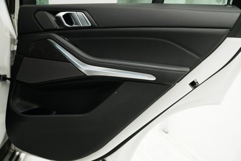 Used 2025 BMW X5 xDrive40i w/ Climate Comfort Package image 43