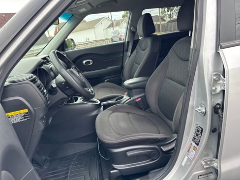 Used 2017 Kia Soul w/ Convenience Package image 10