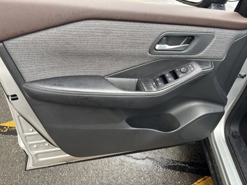 Certified 2021 Nissan Rogue SV image 9